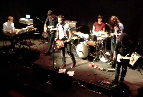 autumn comets cronica teatro lara